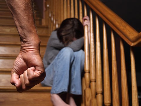 恋爱时生下小孩,现5岁了,男方一直不闻不管 找上海静安律师